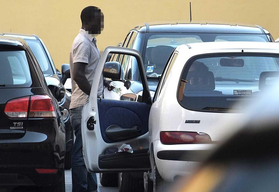 Racket della sosta, blitz in tutta la città 
