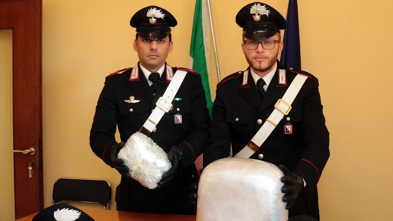 La droga sequestrata dai carabinieri di Certaldo