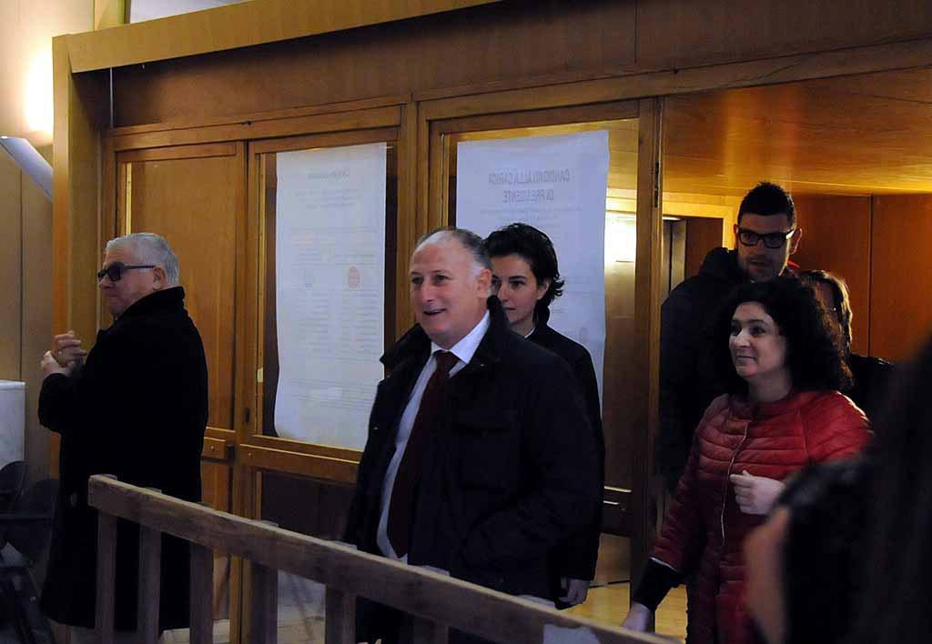 Gianni Lorenzetti al seggio in Provincia