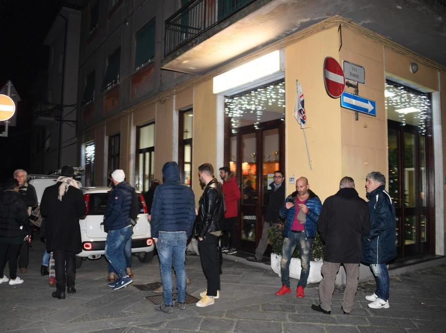 Impiegata e il figlio evitano uno scoppio dopo la fuga di gas 