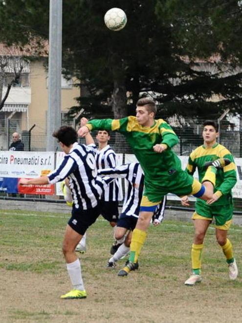 Montemazzano ancora leader dietro sale il Riparbella