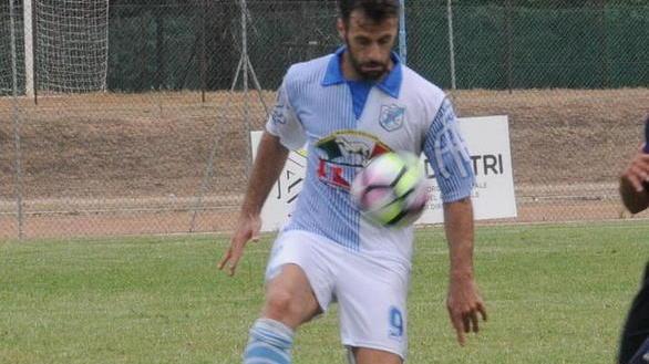 Poker verdazzurro in Versilia Serapozzi scatenato suo il derby con il Camaiore