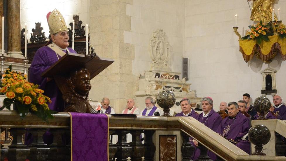 Padre Paolo saluta Sassari dopo 12 anni alla guida della diocesi