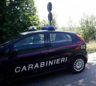 Minorenne ruba un’auto e l’abbandona al cimitero 