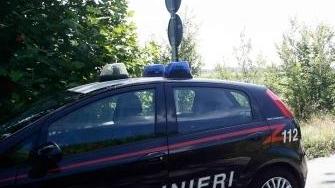 Minorenne ruba un’auto e l’abbandona al cimitero