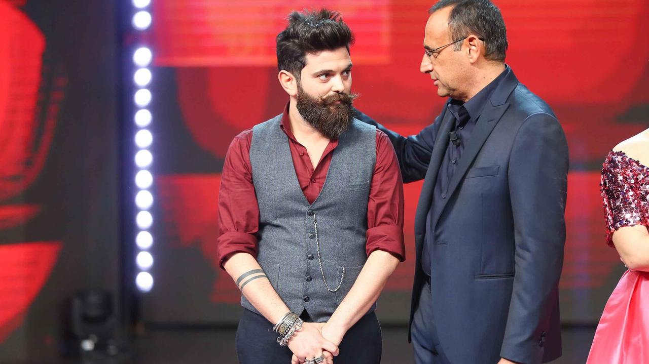 Francesco Guasti sul palco di Villa Ormond insieme a Carlo Conti