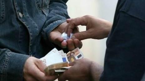 Cagliari, spacciatore tunisino arrestato alla Marina