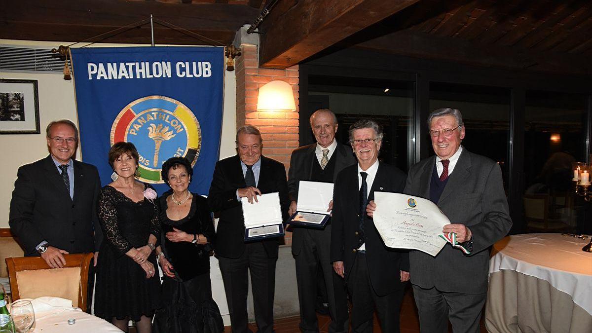 Da sx: Petrella, Maggi, Innocenti, Baldi, Facchini, Giovannini, Buti (Foto Piero Giacomelli)