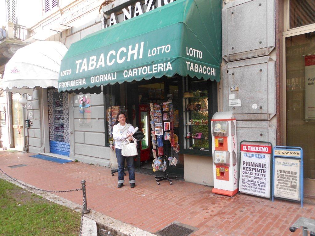 La tabaccheria Pellegrini in viale Verdi