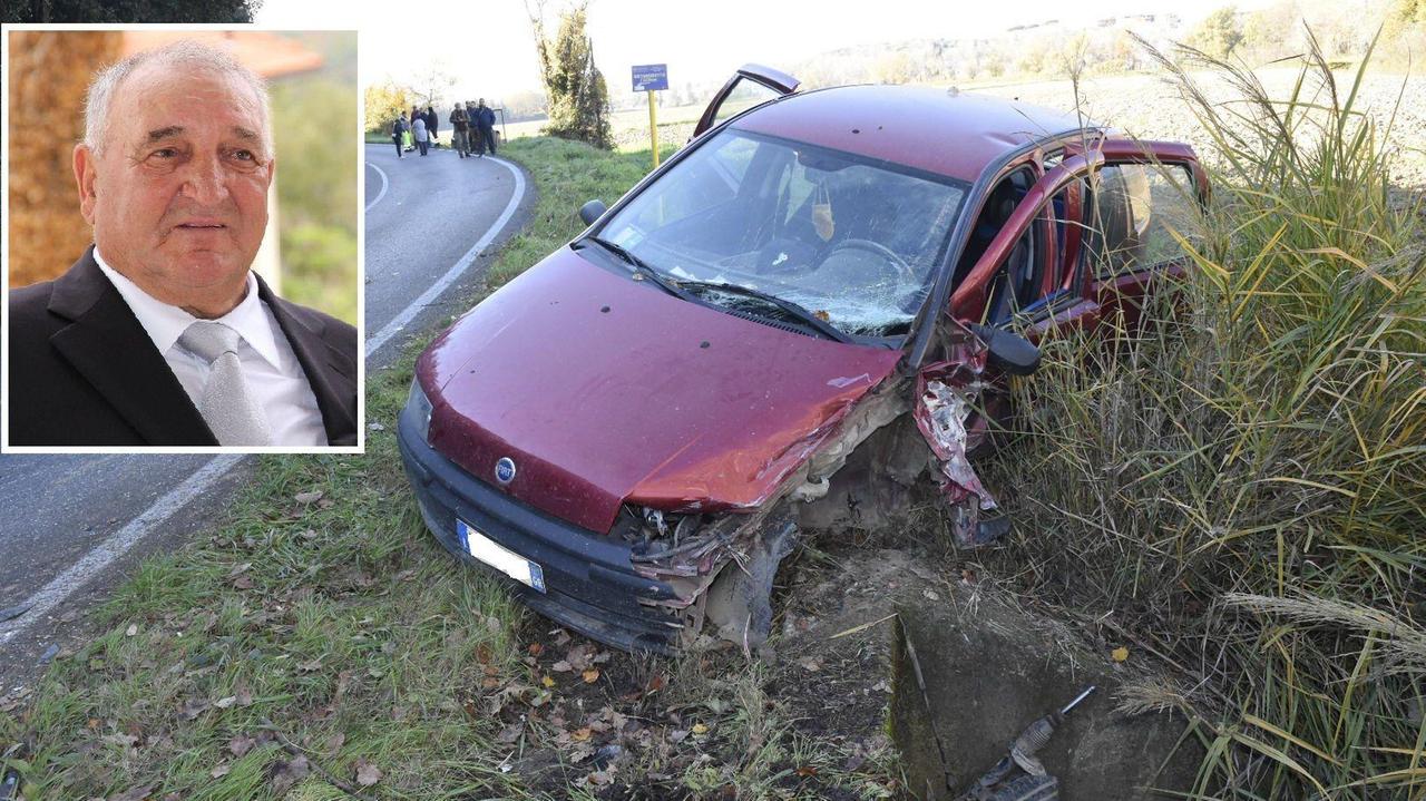 Enio Tistarelli e l'auto nella quale viaggiava (foto Bf e foto Ferroni)