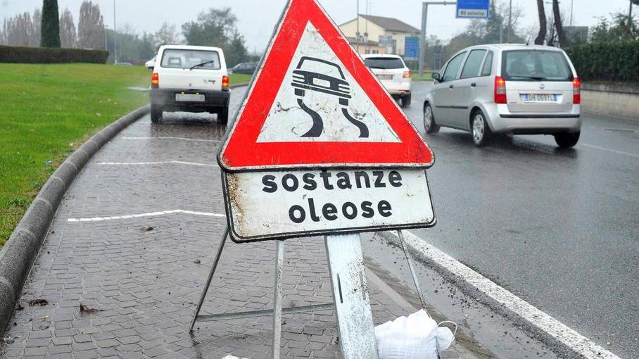 Nuovo asfalto nel 2017 alla Vergine