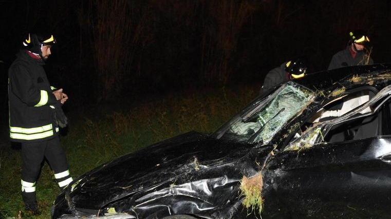 Il ferito nell’auto è ancora grave