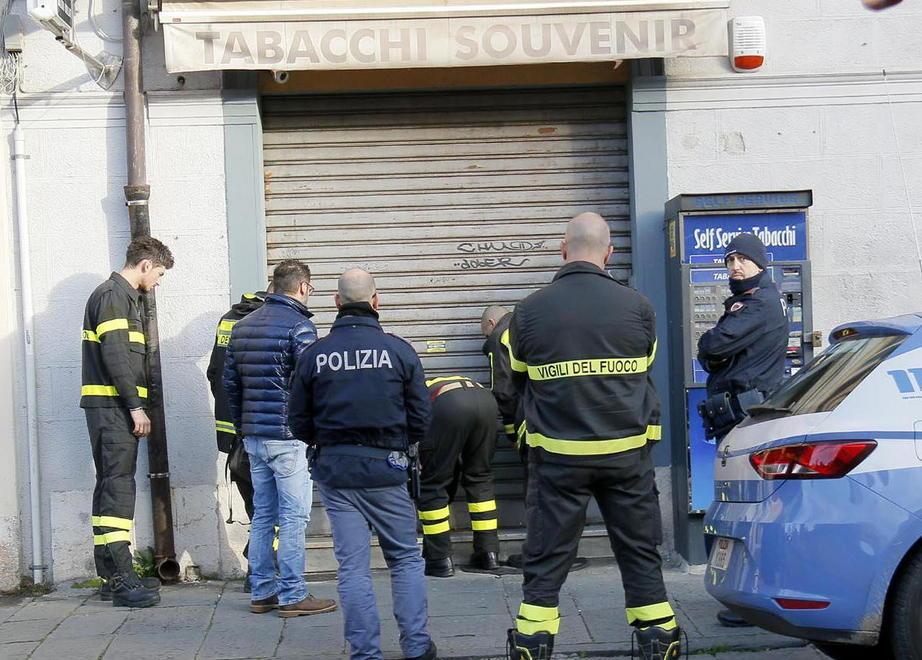 Saracinesca bloccata dal tentato furto