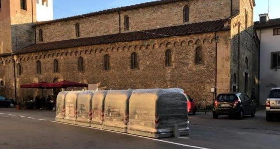 San Sisto, lo “sfregio” dei cassonetti 