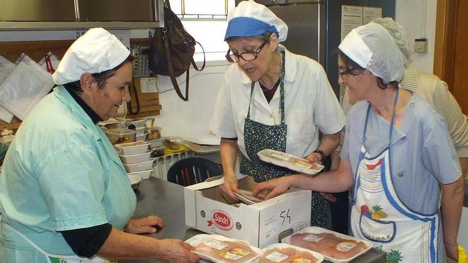 Così cresce la fila per chiedere di tutto