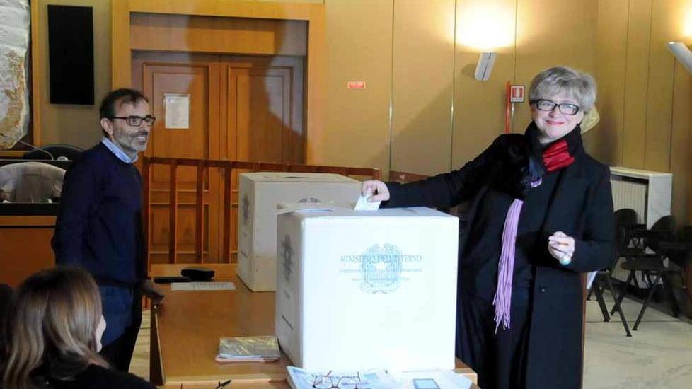 E il centrodestra perde un consigliere