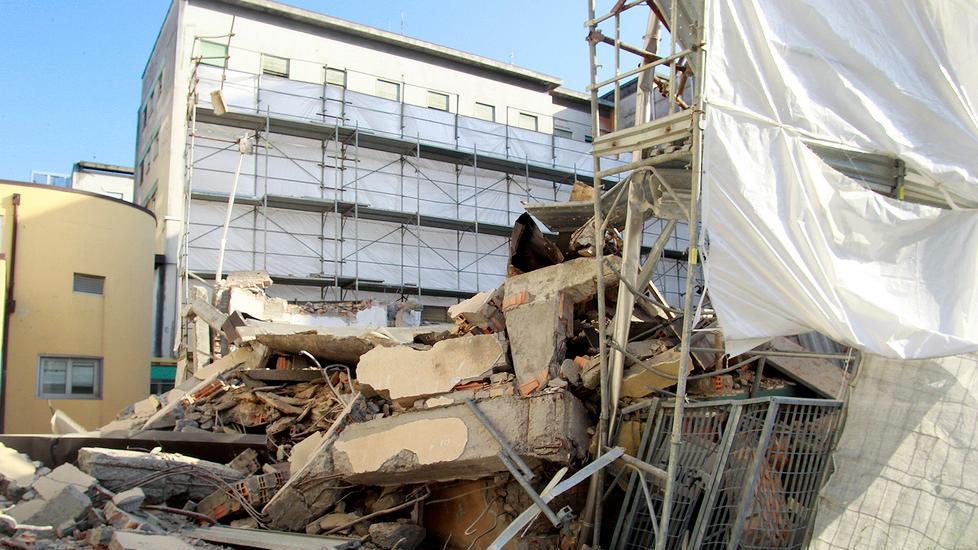Palazzina crollata: 4 gli imputati