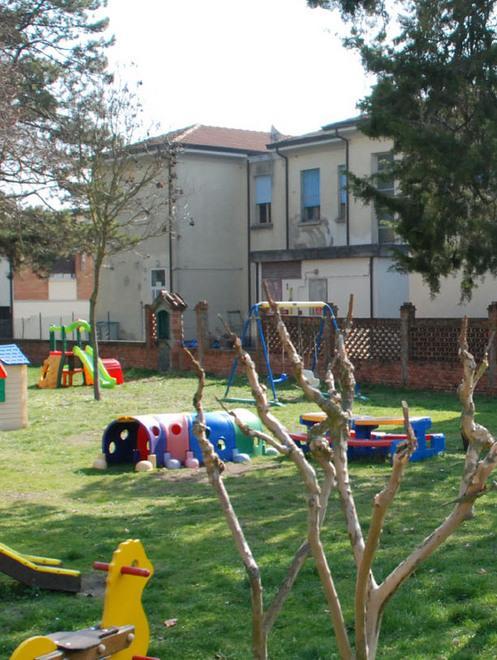 Anche Filo tra gli obiettivi Razziate le scuole del paese 