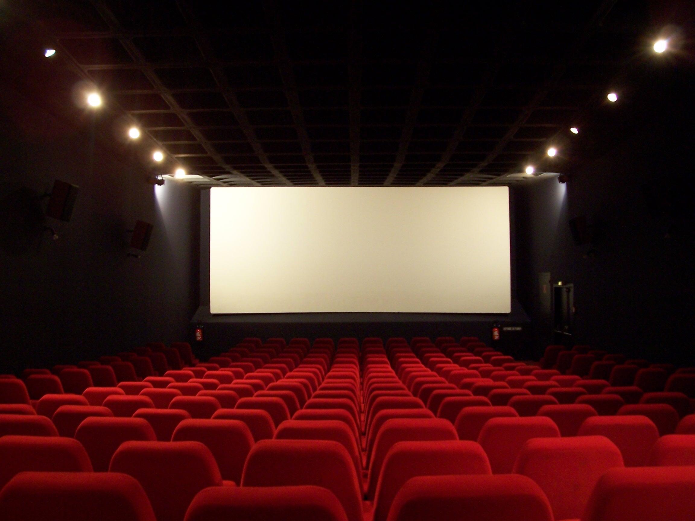 Un giovedì al cinema per aiutare la biblioteca comunale di Viareggio