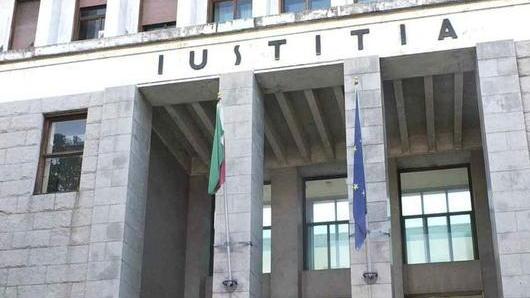 Al processo giudice si “scopre” incompatibile