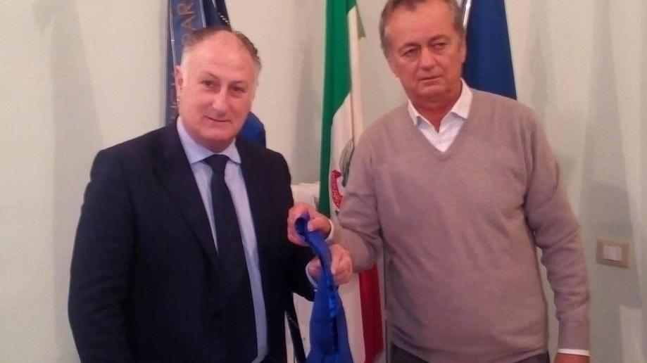 La fascia di presidente passa di mano