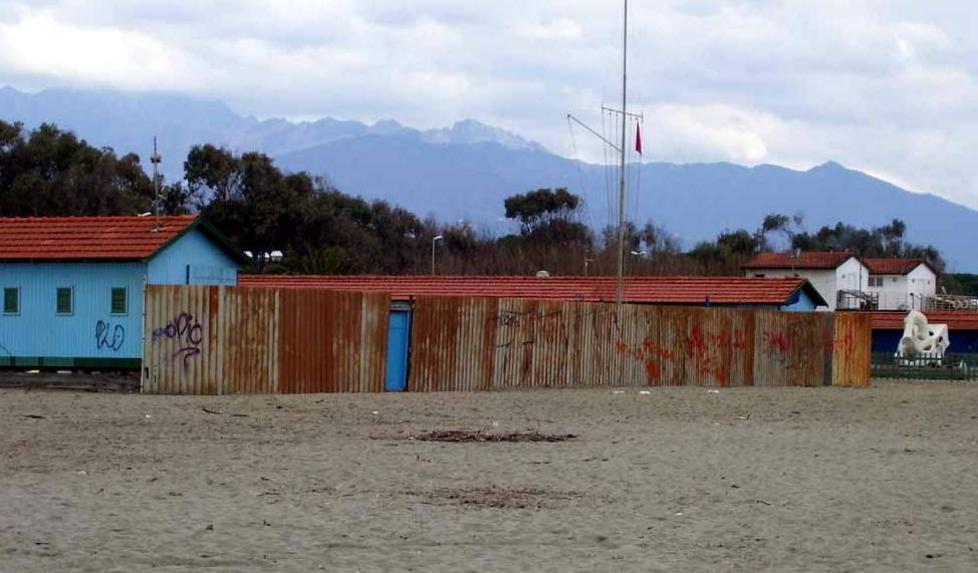 Pochi varchi in spiaggia per i mezzi di soccorso 
