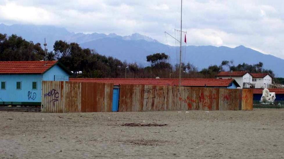 Pochi varchi in spiaggia per i mezzi di soccorso