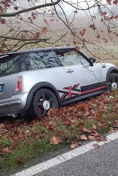 Curva e l’auto slitta nel fosso: ferito un uomo di San Felice