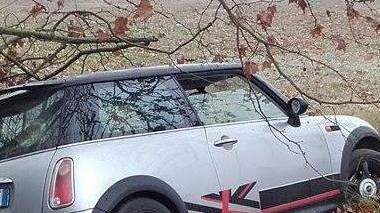 Curva e l’auto slitta nel fosso: ferito un uomo di San Felice