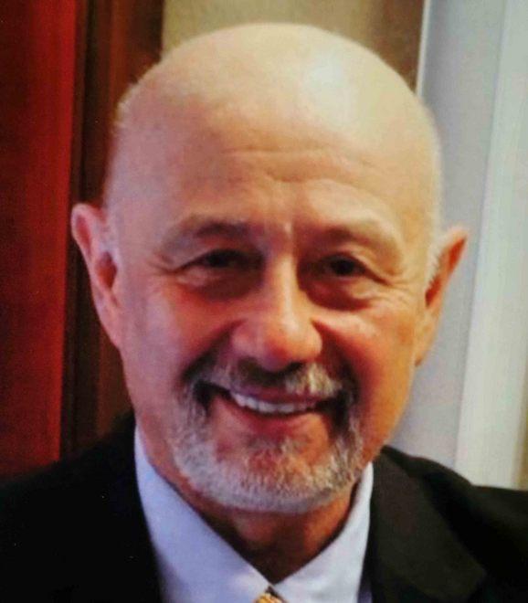 Addio al tecnico 64enne L’abbraccio del paese 