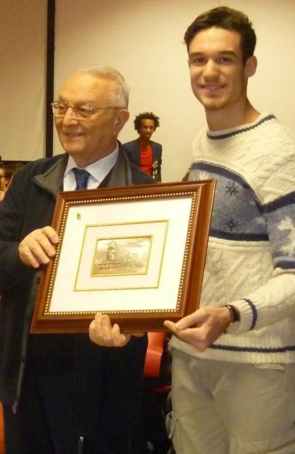 La Torre fa festa e premia Filippo Mazzi 