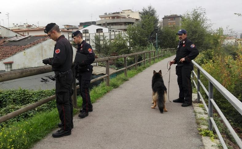 Controlli dei carabinieri lungo la pista ciclabile 