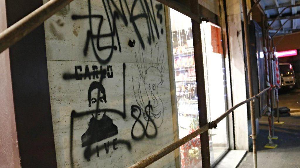 Nuove svastiche scoperte in centro a Livorno, caccia all’autore