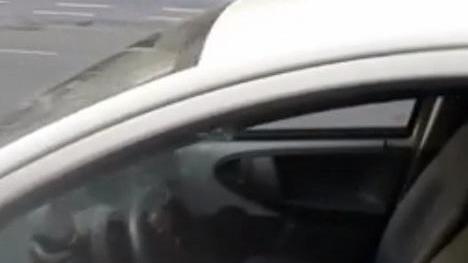 Sassari, raid dei ladri in viale Mancini: danneggiate quattro macchine
