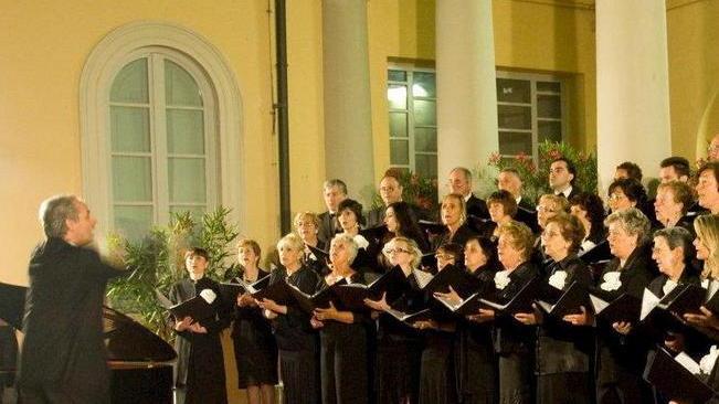 Un mare di note sotto l’albero di Natale Trionfa il Gospel