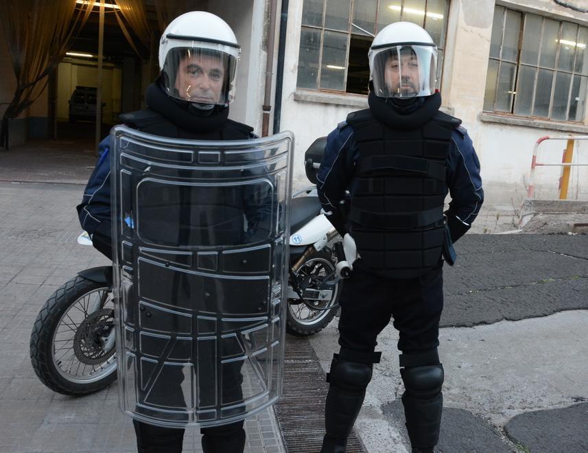 Sassari, vigili urbani con nuove armi e in assetto da “guerra” 