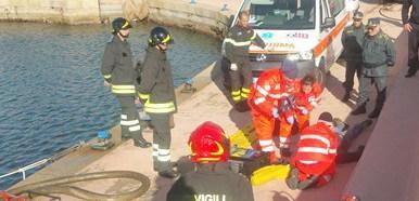 A Porto Massimo barca in fiamme, ma è una simulazione