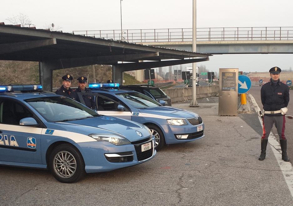 Arrestati per possesso di droga 