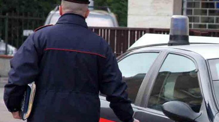 Anziano derubato in casa da due falsi poliziotti