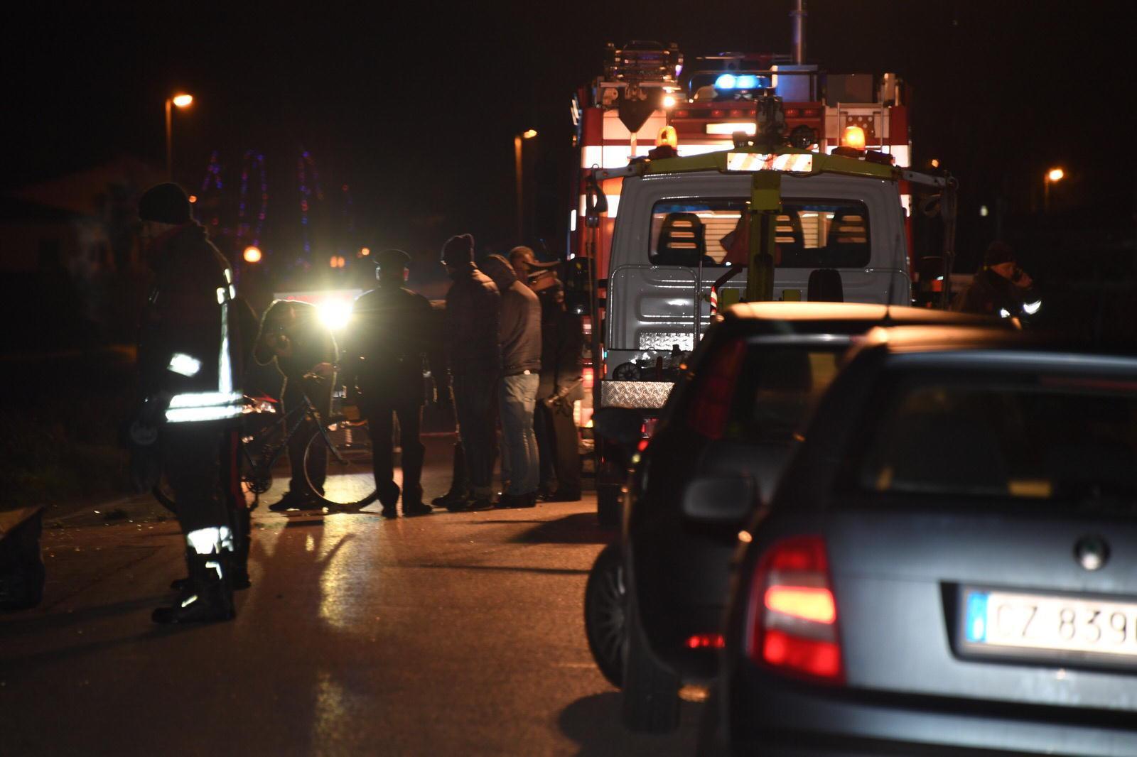 I rilievi sul luogo dell'incidente a Ponte a Egola