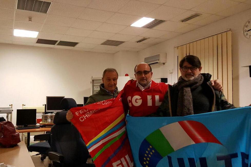 Elettra, presidio sindacale «Da qui non ce ne andiamo»