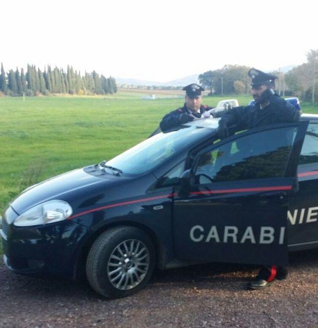 Rapinò un commerciante minacciandolo con un coltello