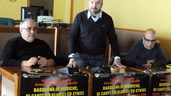 Rassegna di canti folk e etnici premio a Giampaolo Mele