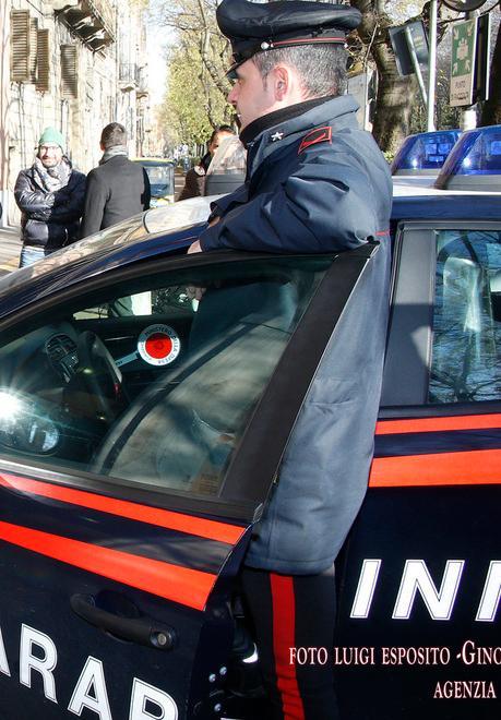 Perseguita e deruba l’ex fidanzata, scatta l’arresto