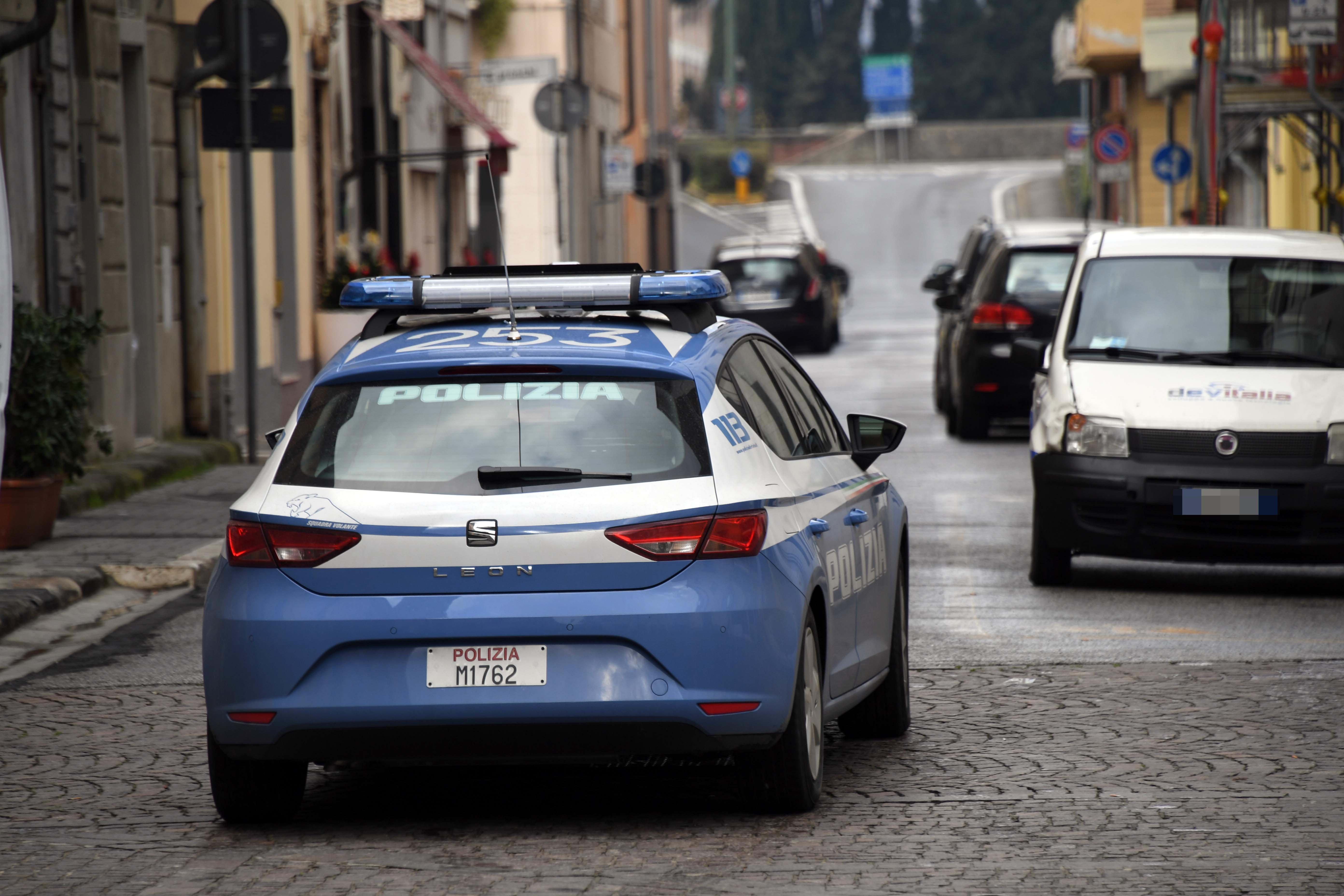Una volante della polizia 