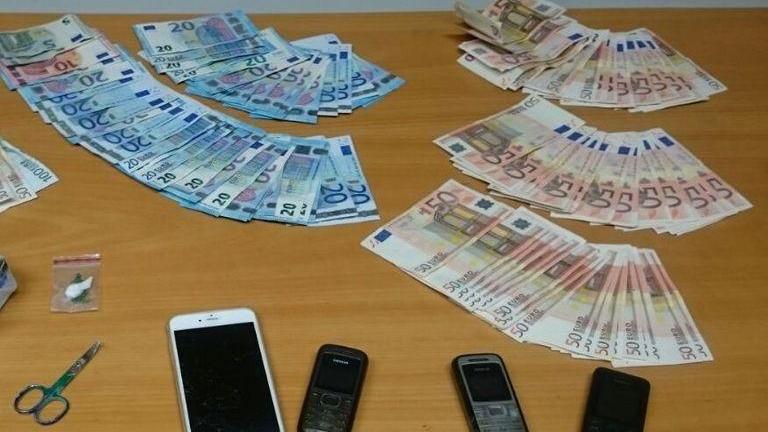 Stampavano soldi falsi: presi i coniugi spacciatori di San Prospero