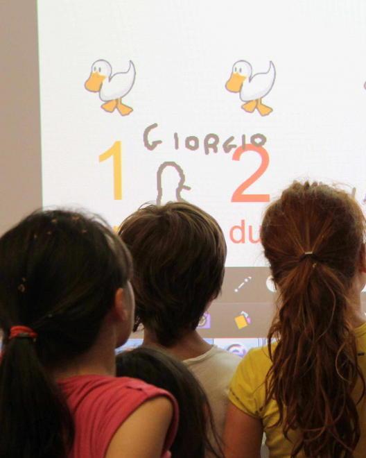 La scuola è tecnologica con le lavagne interattive 