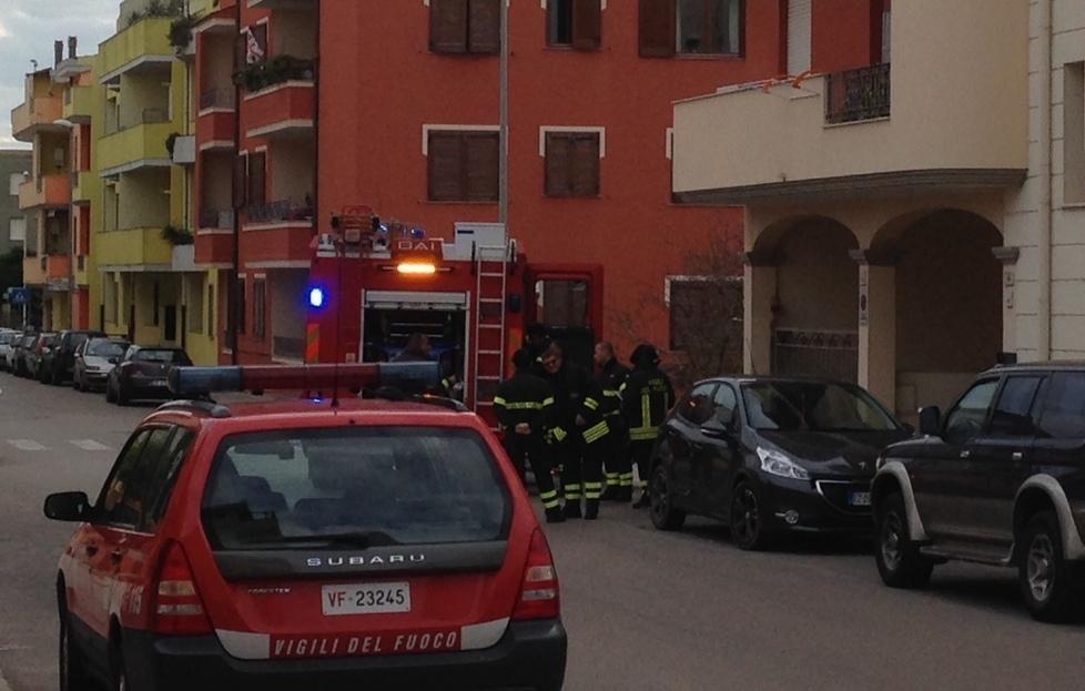 Principio di incendio in via Lussu