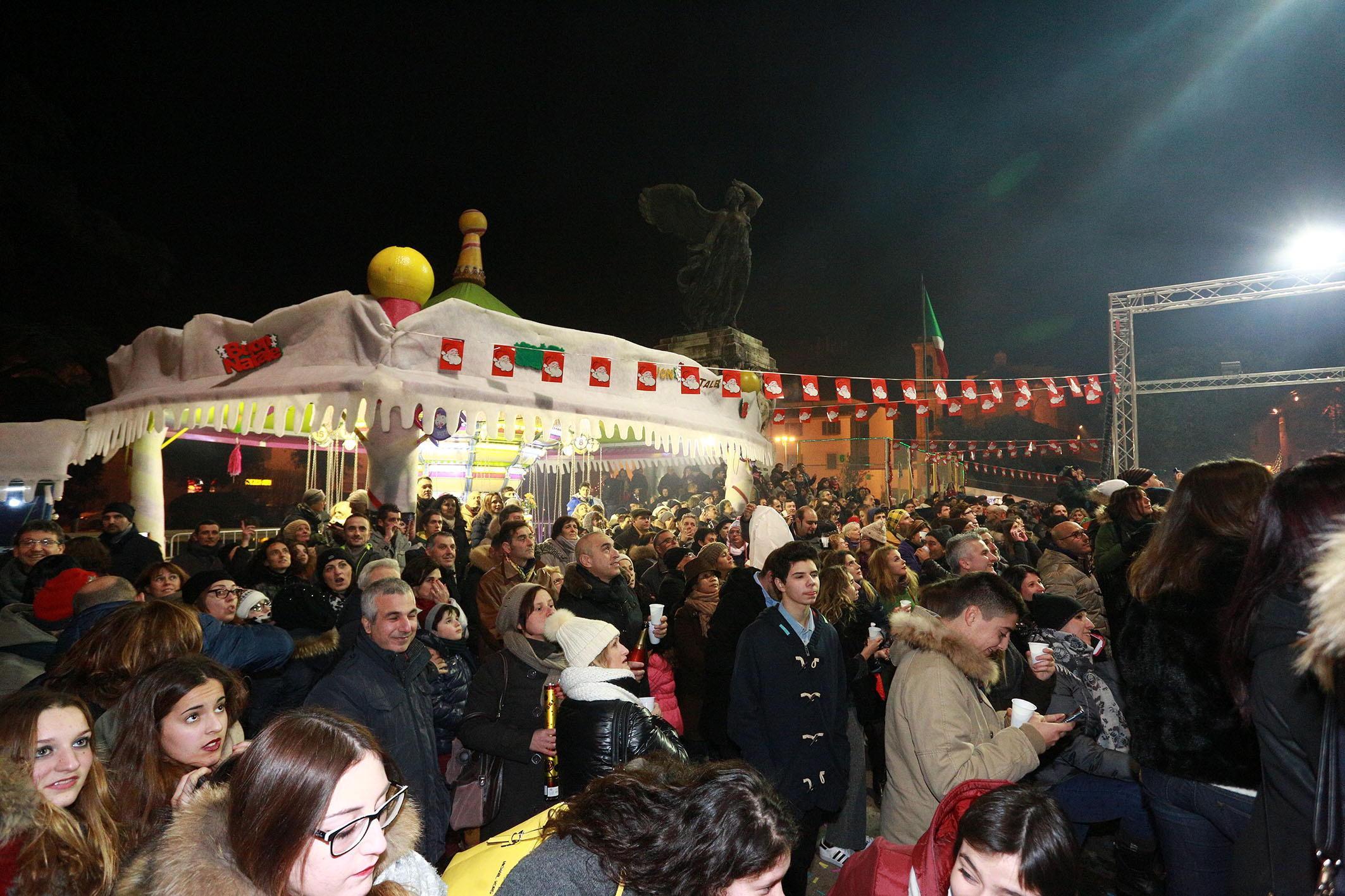 La scorsa edizione della festa di Capodanno in piazza della Vittoria a Empoli
