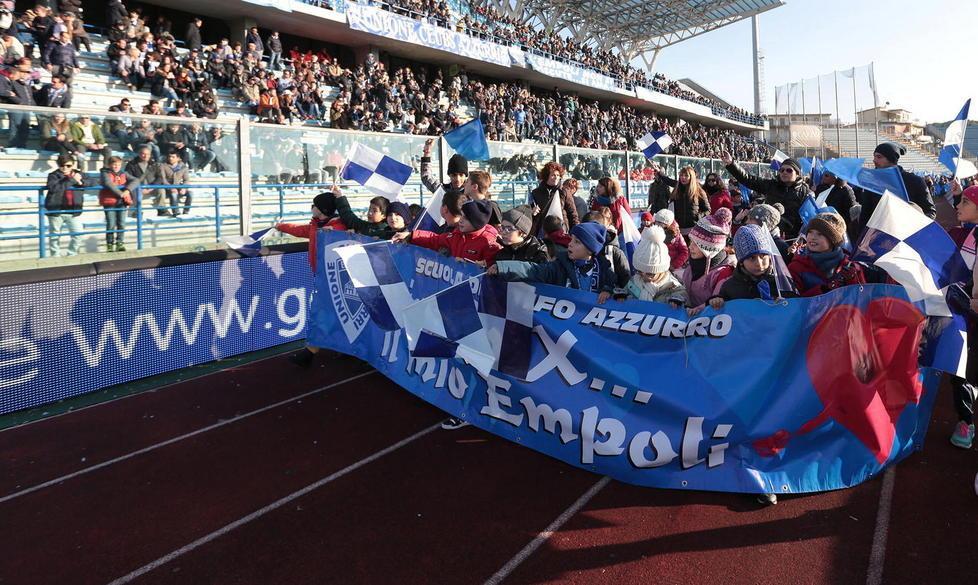 Lo spettacolo dei 600 mini-tifosi